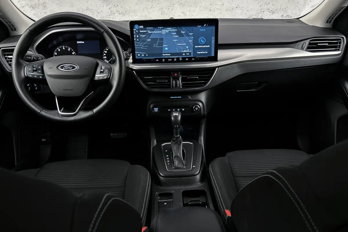 1.0 EcoBoost Hybrid Titanium | Apple Carplay | Cruise control