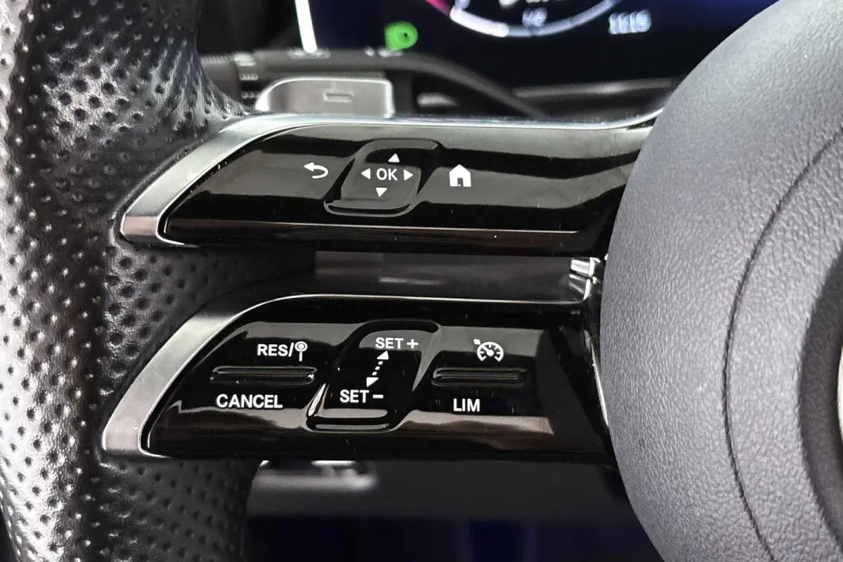 300 e AMG Line Night Pano Sfeerverlichting Stoelverwarming