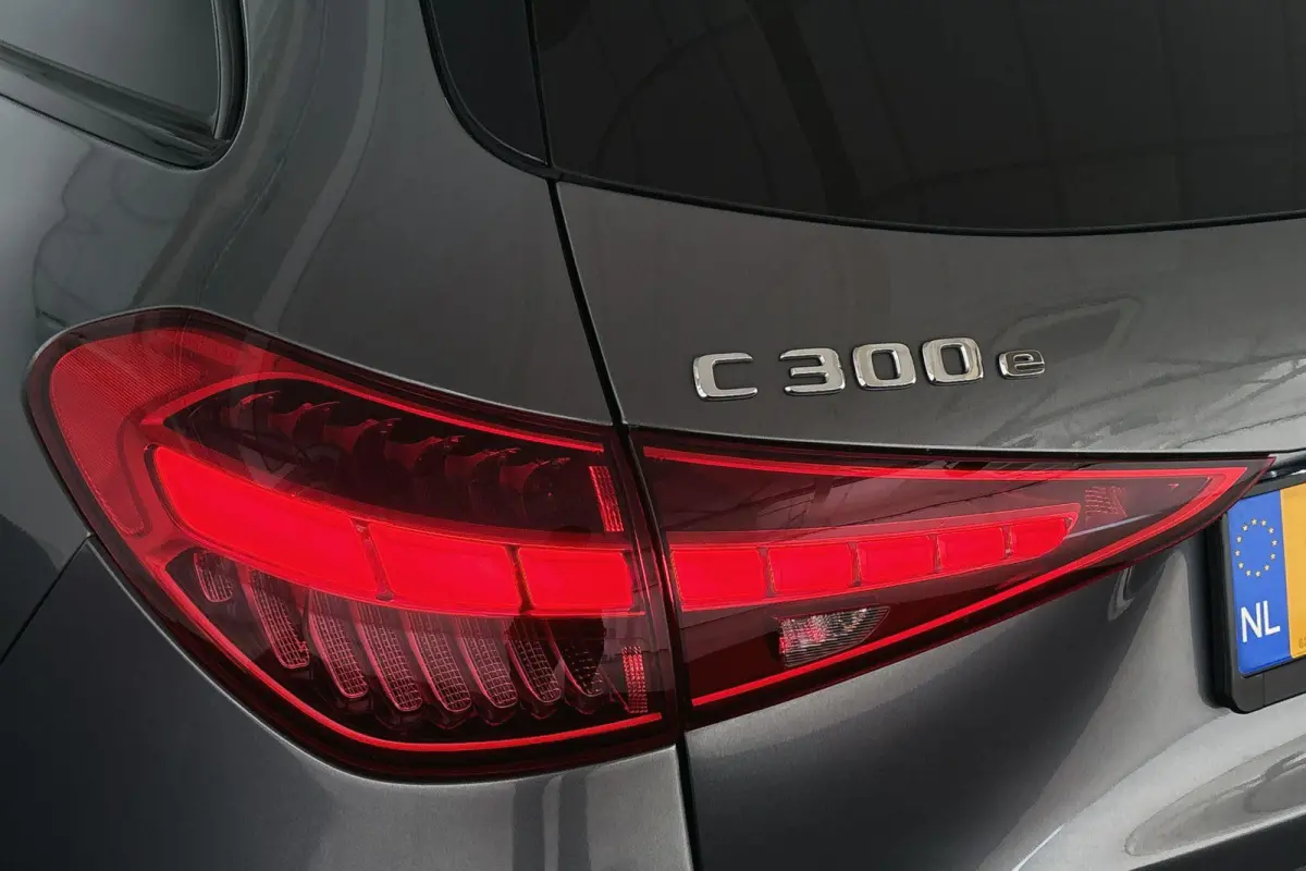 300 e AMG Line Night Pano Sfeerverlichting Stoelverwarming
