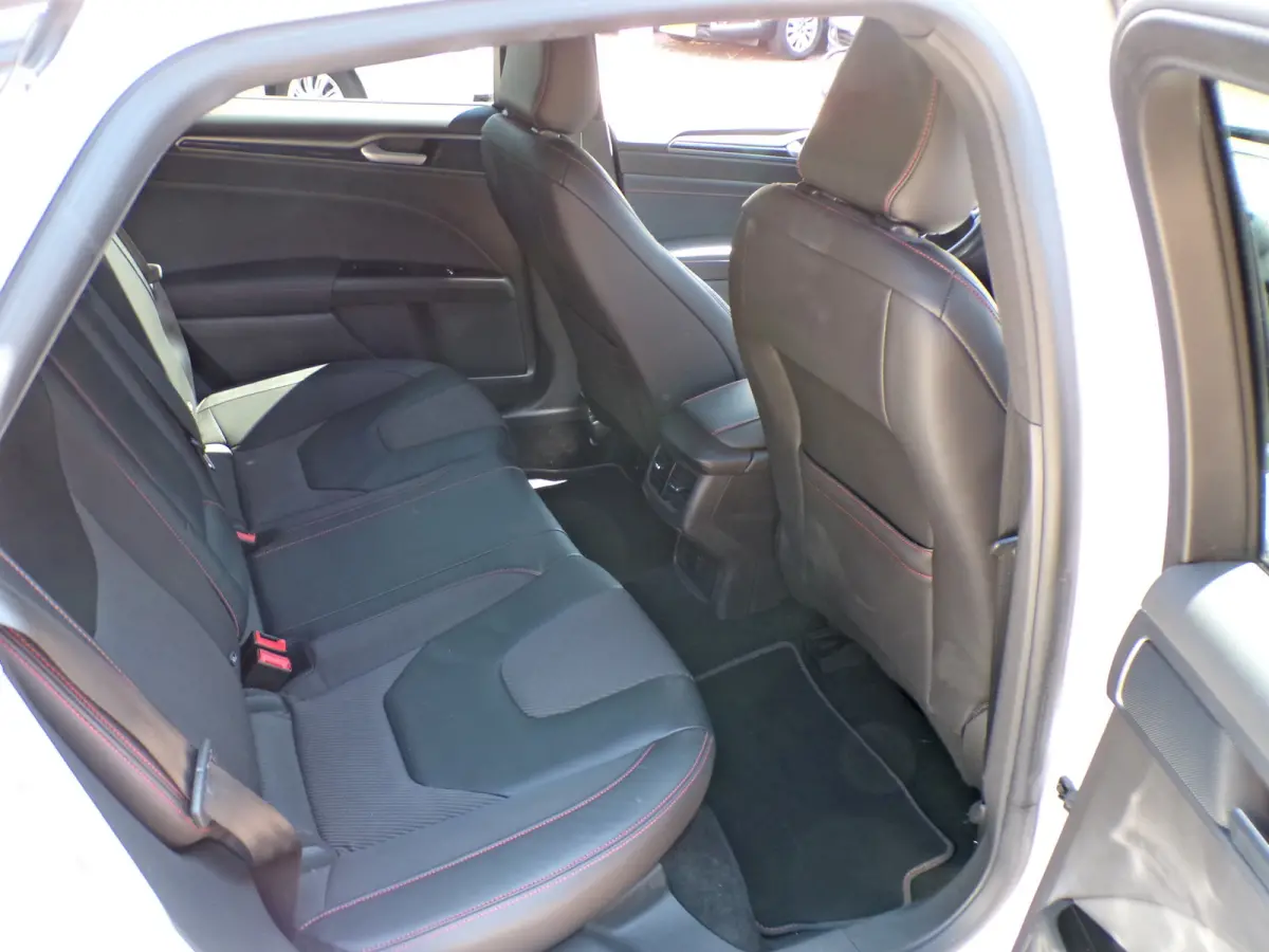 1.5 ST Line FORD DEALER ONDERHOUDEN 165 PK N.A.P AANTOONBAAR