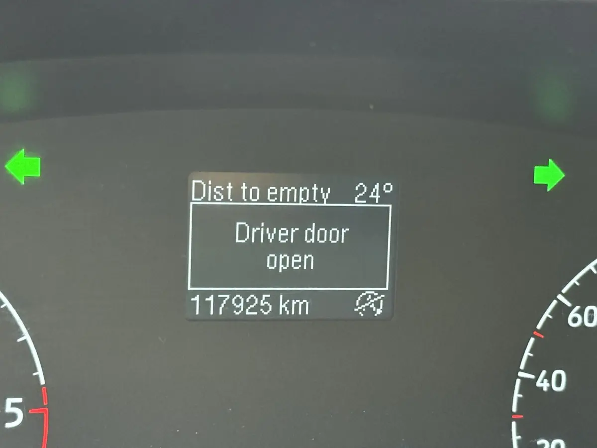 | HORSETRUCK | STX | STALLION 2XL | 2022 | AUTOMATIC | HENGST | 117.907KM | 2-SEAT | L3 | 160PK | LUXE | BELGISCH KENTEKEN