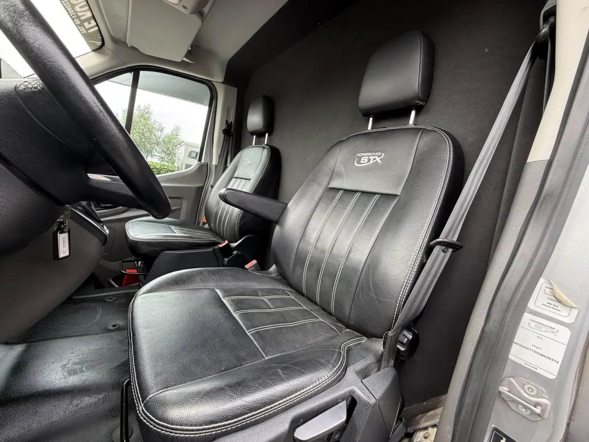 | HORSETRUCK | STX | STALLION 2XL | 2022 | AUTOMATIC | HENGST | 117.907KM | 2-SEAT | L3 | 160PK | LUXE | BELGISCH KENTEKEN