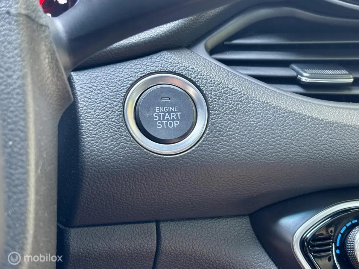 2.0 T-GDI. PANO, NAVI, CAMERA, XENON