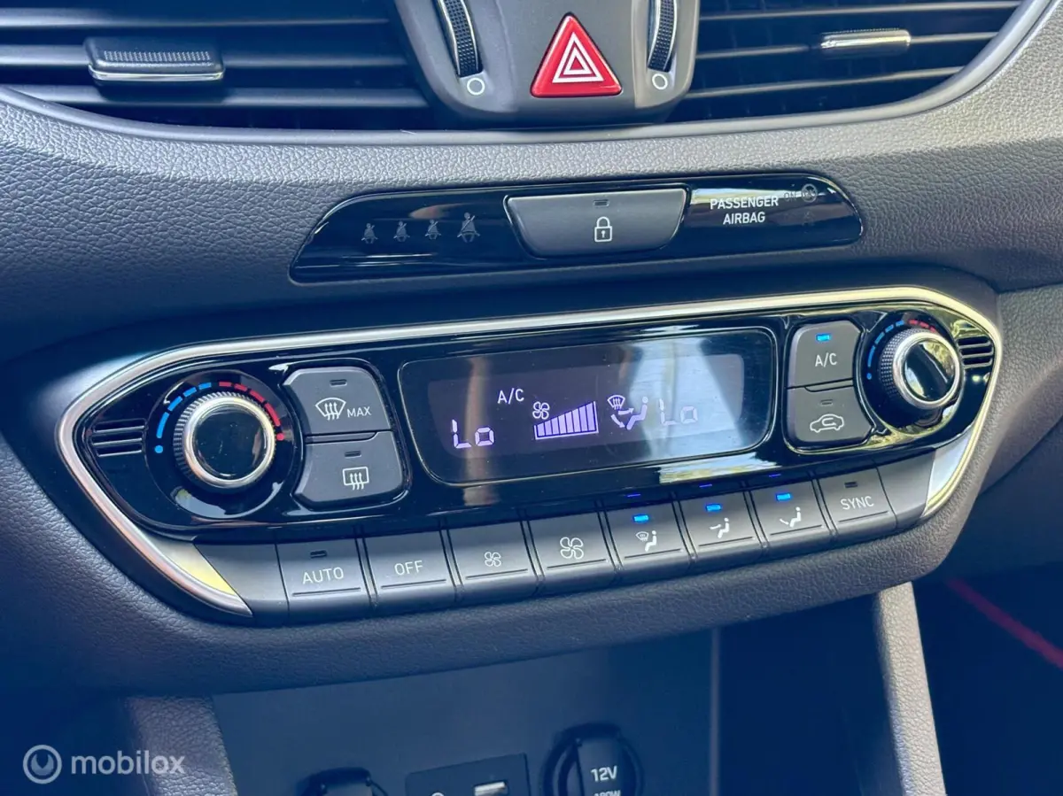 2.0 T-GDI. PANO, NAVI, CAMERA, XENON