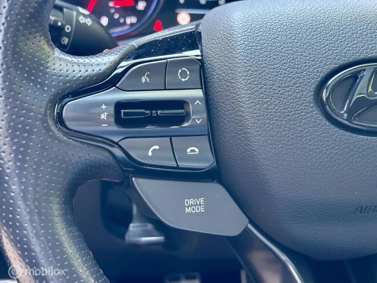 2.0 T-GDI. PANO, NAVI, CAMERA, XENON