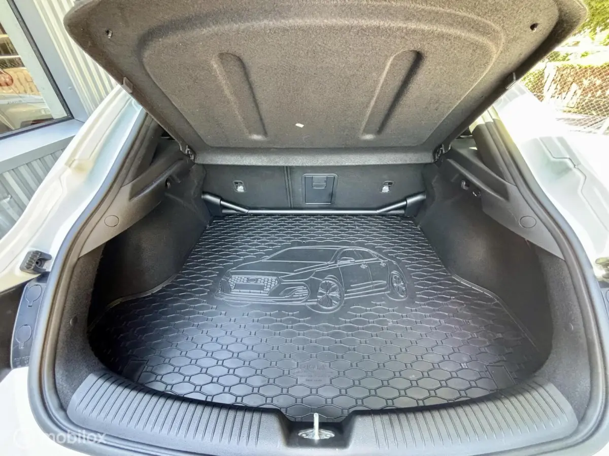 2.0 T-GDI. PANO, NAVI, CAMERA, XENON