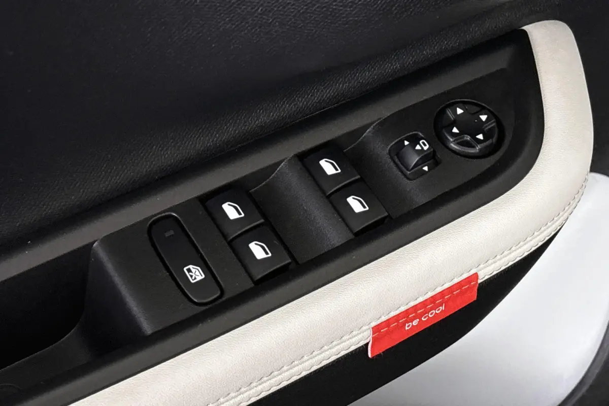 Max 113pk Comfort Range 44 kWh Camera Apple CarPlay Dodehoek