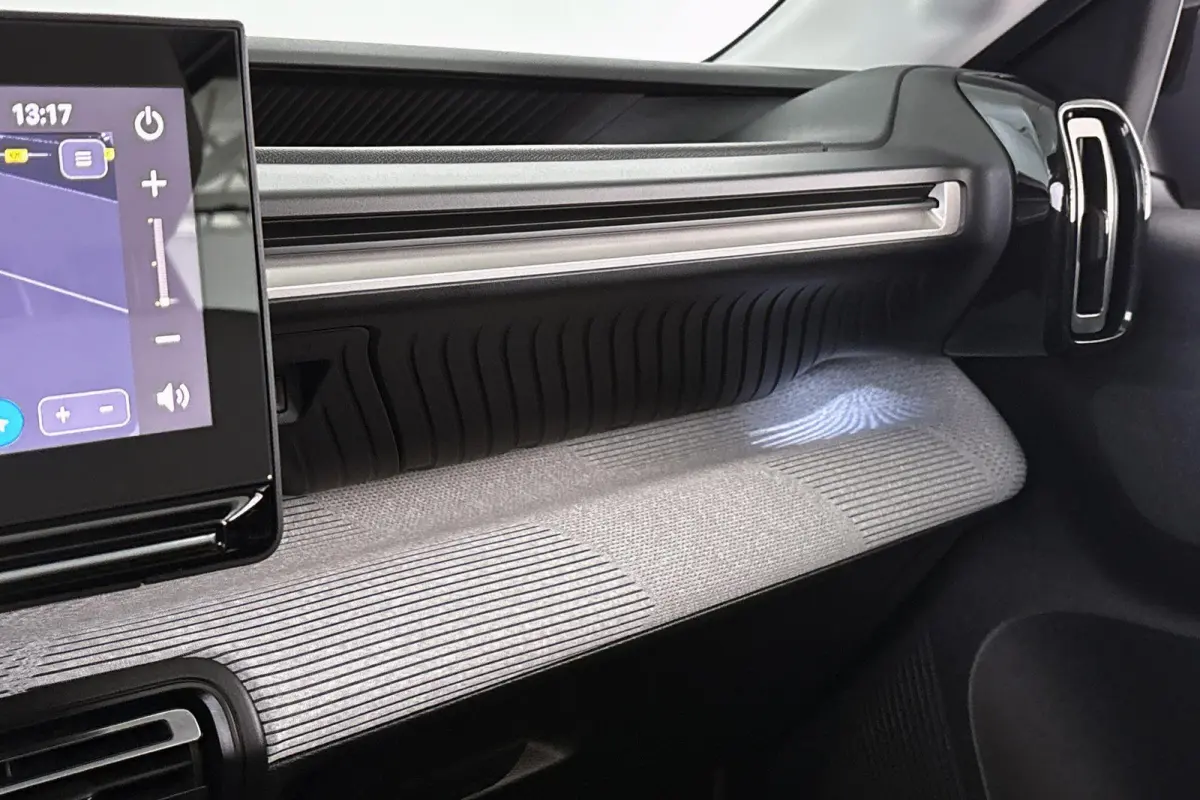 Max 113pk Comfort Range 44 kWh Camera Apple CarPlay Dodehoek