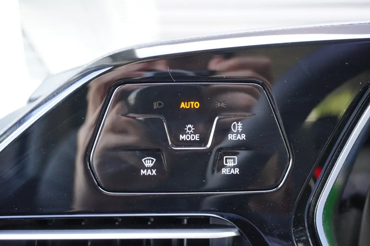 Maxi L2 150pk Plug-in Hybride Style Automaat Apple Carplay Navigatie Camera Parkeersensoren LED 7 persoons ACC Cruise control