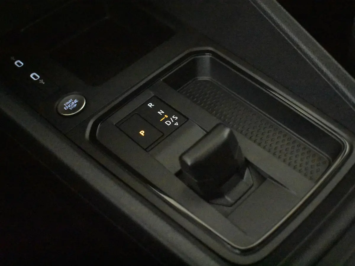 Kombi Limited Edition 1.5 e-Hybrid | 12V-aansluiting in dashboard en laadruimte | Achteruitrijcamera | Cruise control adaptief