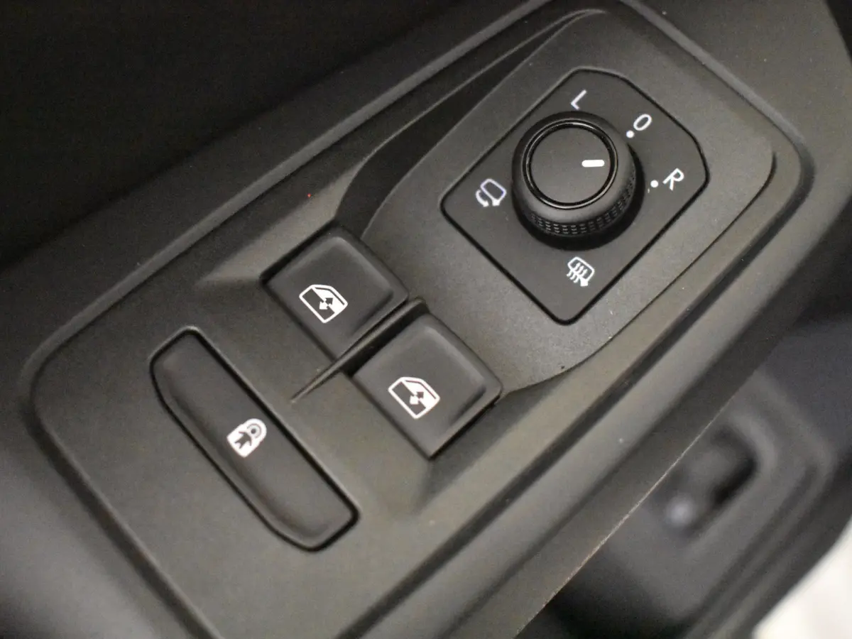 Kombi Limited Edition 1.5 e-Hybrid | 12V-aansluiting in dashboard en laadruimte | Achteruitrijcamera | Cruise control adaptief