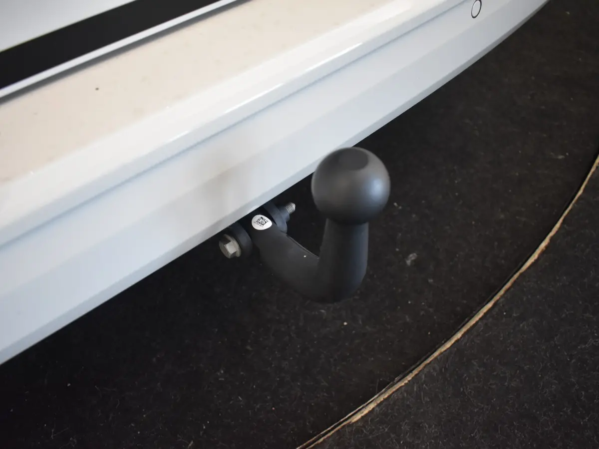 Kombi Limited Edition 1.5 e-Hybrid | 12V-aansluiting in dashboard en laadruimte | Achteruitrijcamera | Cruise control adaptief