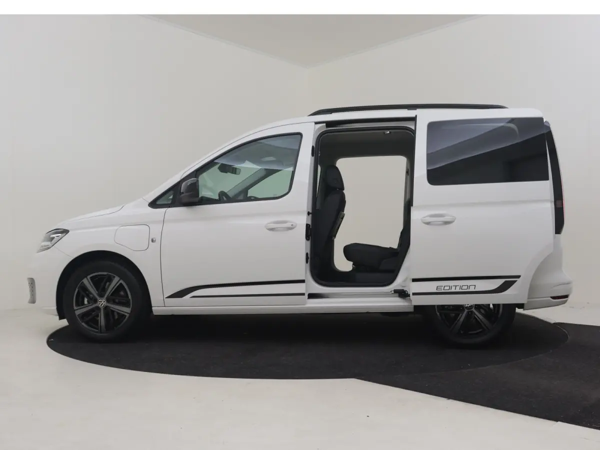Kombi Limited Edition 1.5 e-Hybrid | 12V-aansluiting in dashboard en laadruimte | Achteruitrijcamera | Cruise control adaptief