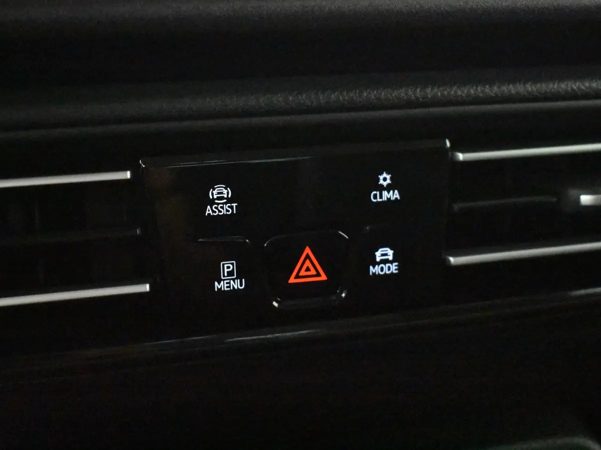 Kombi Limited Edition 1.5 e-Hybrid | 12V-aansluiting in dashboard en laadruimte | Achteruitrijcamera | Cruise control adaptief