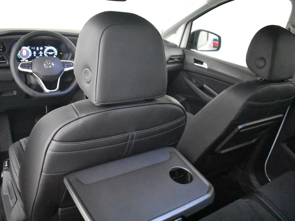 Kombi Limited Edition 1.5 e-Hybrid | 12V-aansluiting in dashboard en laadruimte | Achteruitrijcamera | Cruise control adaptief