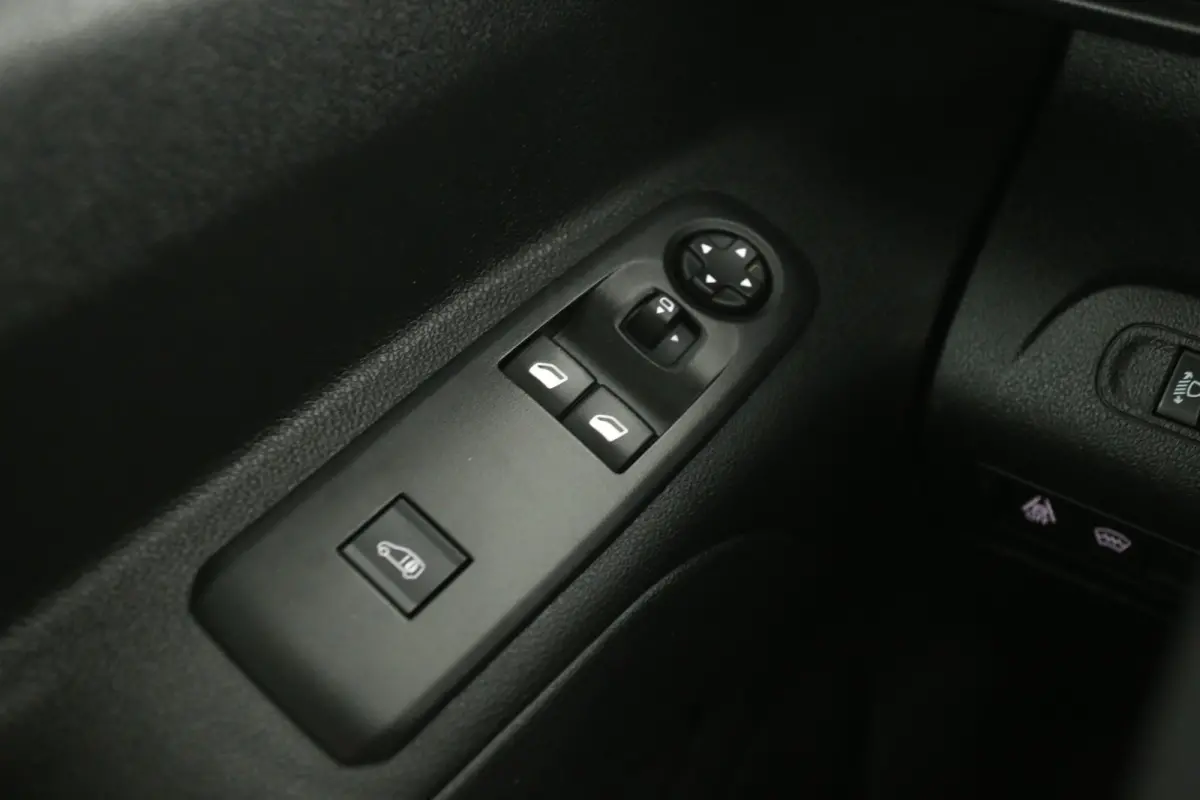 1.5 BlueHdi 130PK | Marge | 3 Zits | Automaat | Airco | Cruise | Camera | Carplay | Parkeersens.