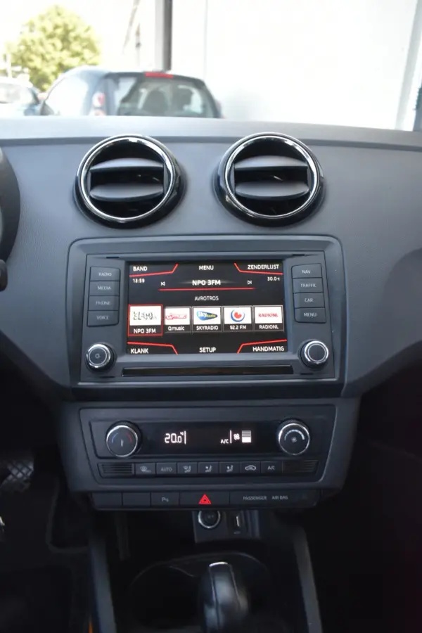 1.0 EcoTSI Style Connect automaat.