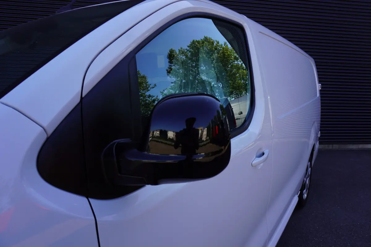 145pk Automaat L3H1 2500kg Trekhaak Apple craplay Navigatie 3-Zits Cruise control Parkeersensoren Camera