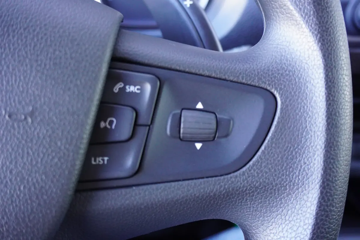 145pk Automaat L3H1 2500kg Trekhaak Apple craplay Navigatie 3-Zits Cruise control Parkeersensoren Camera