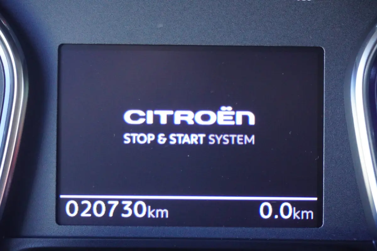 145pk Automaat L3H1 2500kg Trekhaak Apple craplay Navigatie 3-Zits Cruise control Parkeersensoren Camera