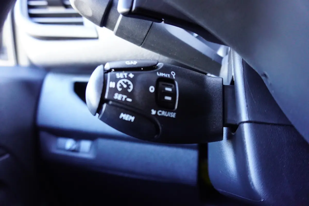 145pk Automaat L3H1 2500kg Trekhaak Apple craplay Navigatie 3-Zits Cruise control Parkeersensoren Camera