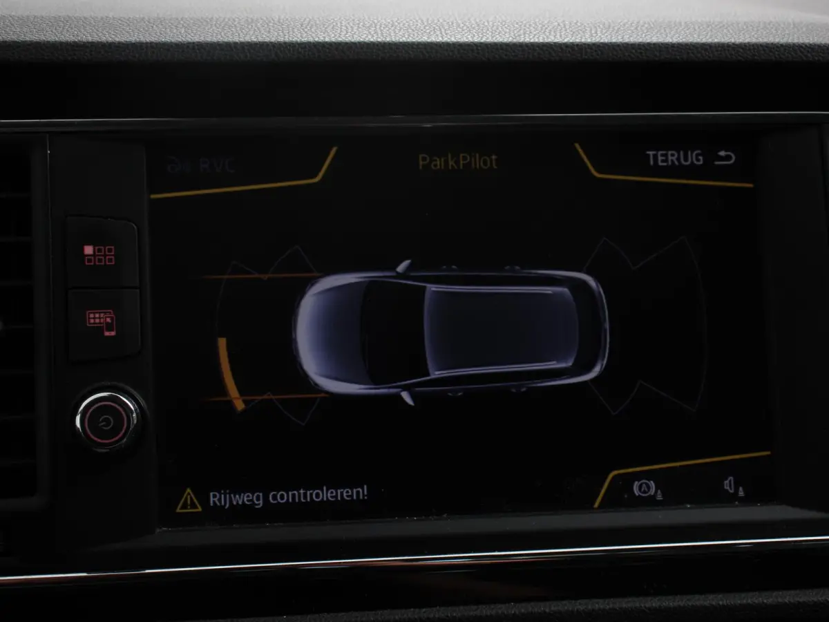 1.8 TSI FR 160pk FR Business Intense Navigatie Apple Carplay/Android Auto Camera Seat Sound system Adaptive Cruise Control Climate Control Lichtmetalen velgen