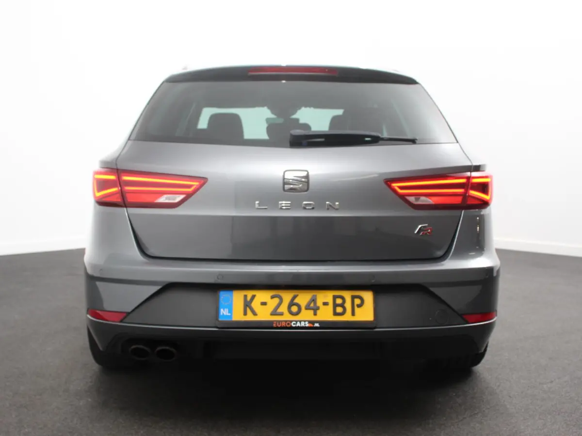 1.8 TSI FR 160pk FR Business Intense Navigatie Apple Carplay/Android Auto Camera Seat Sound system Adaptive Cruise Control Climate Control Lichtmetalen velgen