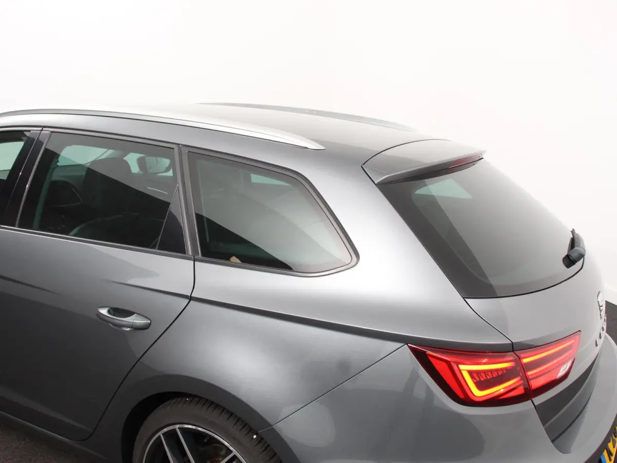 1.8 TSI FR 160pk FR Business Intense Navigatie Apple Carplay/Android Auto Camera Seat Sound system Adaptive Cruise Control Climate Control Lichtmetalen velgen