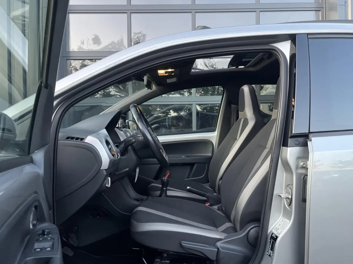 Up! 1.0 TSI 90PK Beats PANORAMADAK|STOELVERWARMING|CRUISE CONTROL|PARKEERSENSOREN|5 DEURS