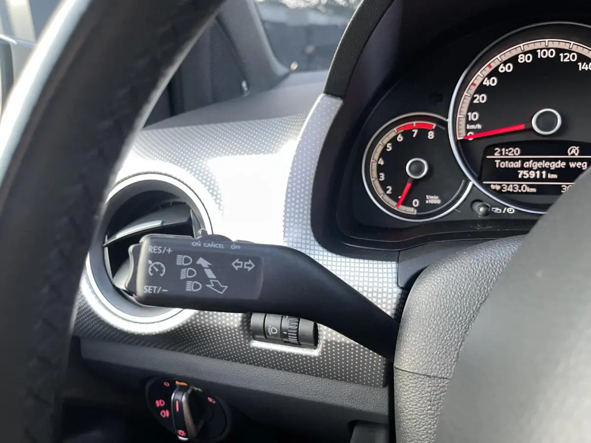 Up! 1.0 TSI 90PK Beats PANORAMADAK|STOELVERWARMING|CRUISE CONTROL|PARKEERSENSOREN|5 DEURS