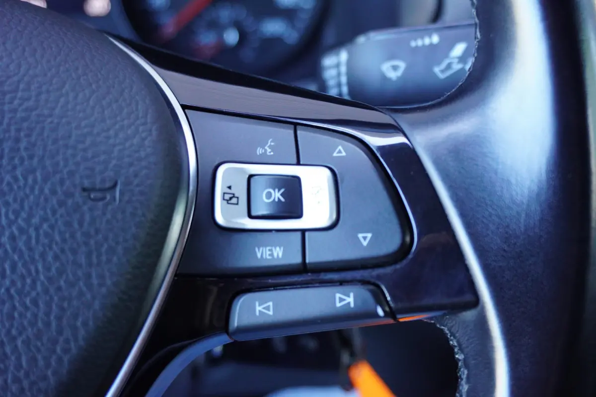 180pk Automaat L3H3/L2H2 Two-Tone LED Navigatie Apple carplay Parkeersensoren Camera Trekhaak ACC Cruise control Stoelverwarming Standkachel