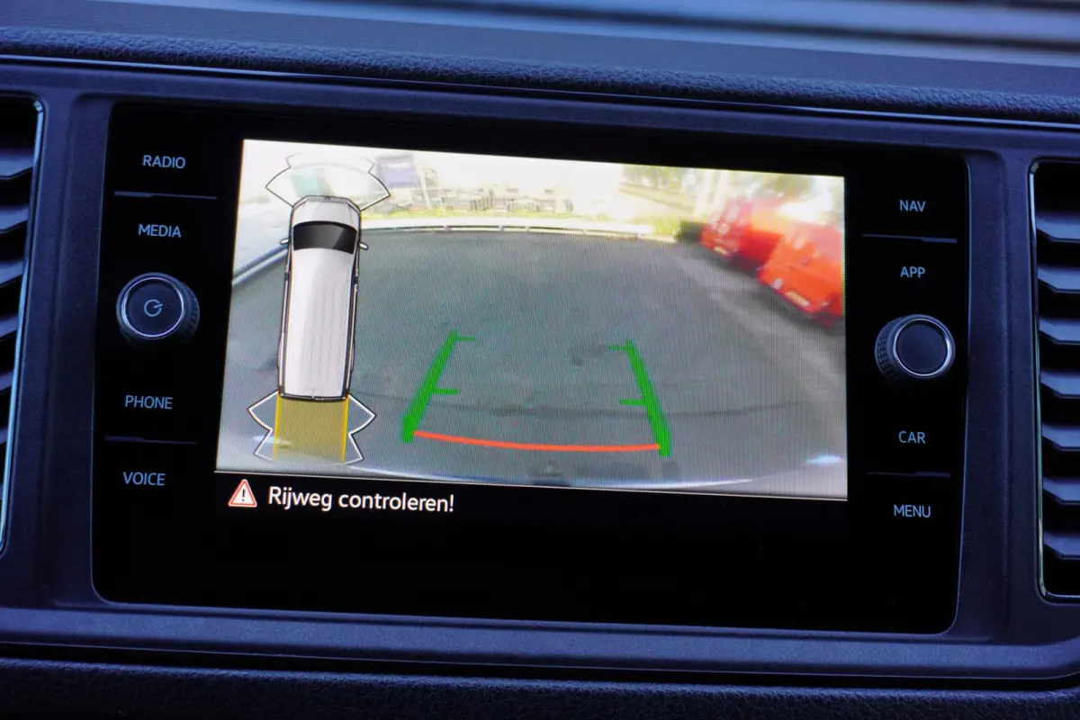 180pk Automaat L3H3/L2H2 Two-Tone LED Navigatie Apple carplay Parkeersensoren Camera Trekhaak ACC Cruise control Stoelverwarming Standkachel