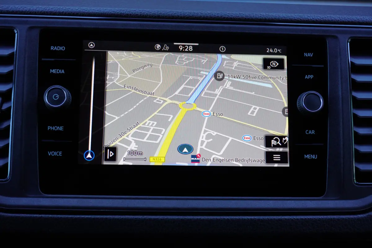 180pk Automaat L3H3/L2H2 Two-Tone LED Navigatie Apple carplay Parkeersensoren Camera Trekhaak ACC Cruise control Stoelverwarming Standkachel