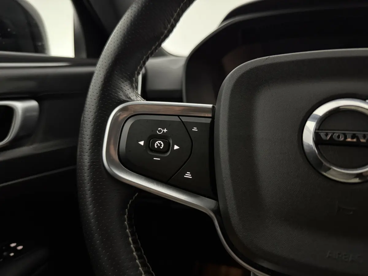 1.5 T5 R-Design | 360° | Virtual | Carplay | Cruise | Navi | Clima | Leder | Keyless