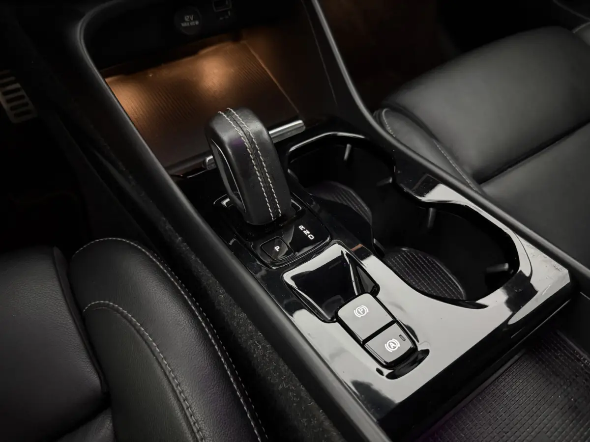 1.5 T5 R-Design | 360° | Virtual | Carplay | Cruise | Navi | Clima | Leder | Keyless