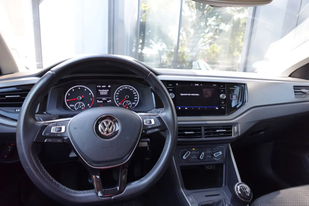 1.0 TSI Highline PDC NAVI CRUISE