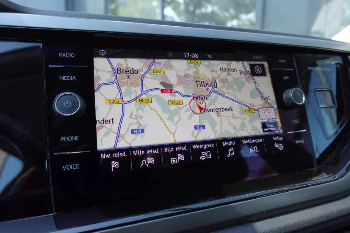 1.0 TSI Highline PDC NAVI CRUISE
