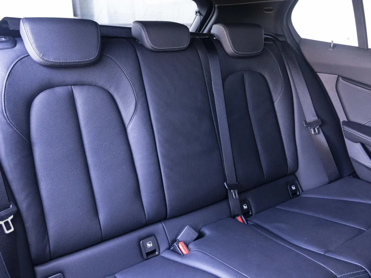 120i | High Executive | M Sportpakket | 18 inch | Adaptief onderstel | Glazen panoramadak | Comfort Access | HiFi | Elektrisch verstelbare stoelen