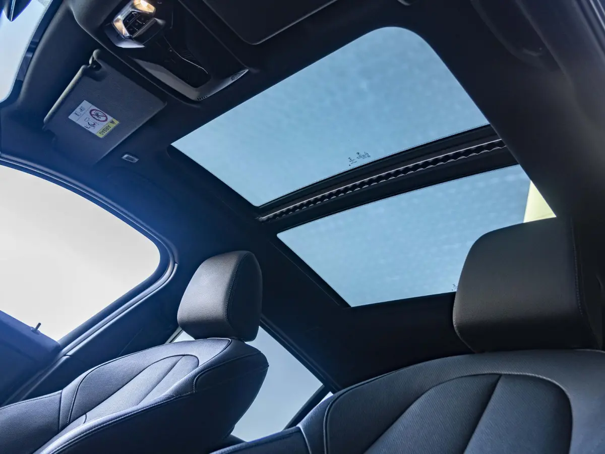 120i | High Executive | M Sportpakket | 18 inch | Adaptief onderstel | Glazen panoramadak | Comfort Access | HiFi | Elektrisch verstelbare stoelen
