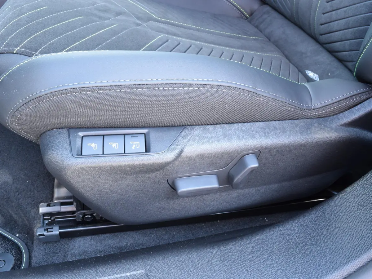 1.2 Hybrid 145 GT | 145 PK | ELEKTRISCH VERSTELBARE STOEL | CAMERA | STOELVERWARMING