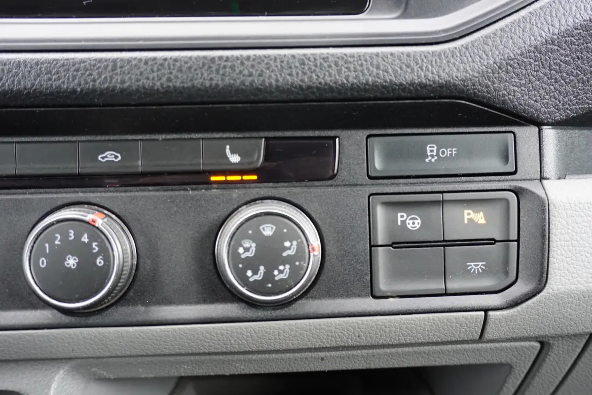 140pk L4H3/L3H2 Apple Carplay Camera Trekhaak Parkeersensoren 17" Velgen Stoelverwarming