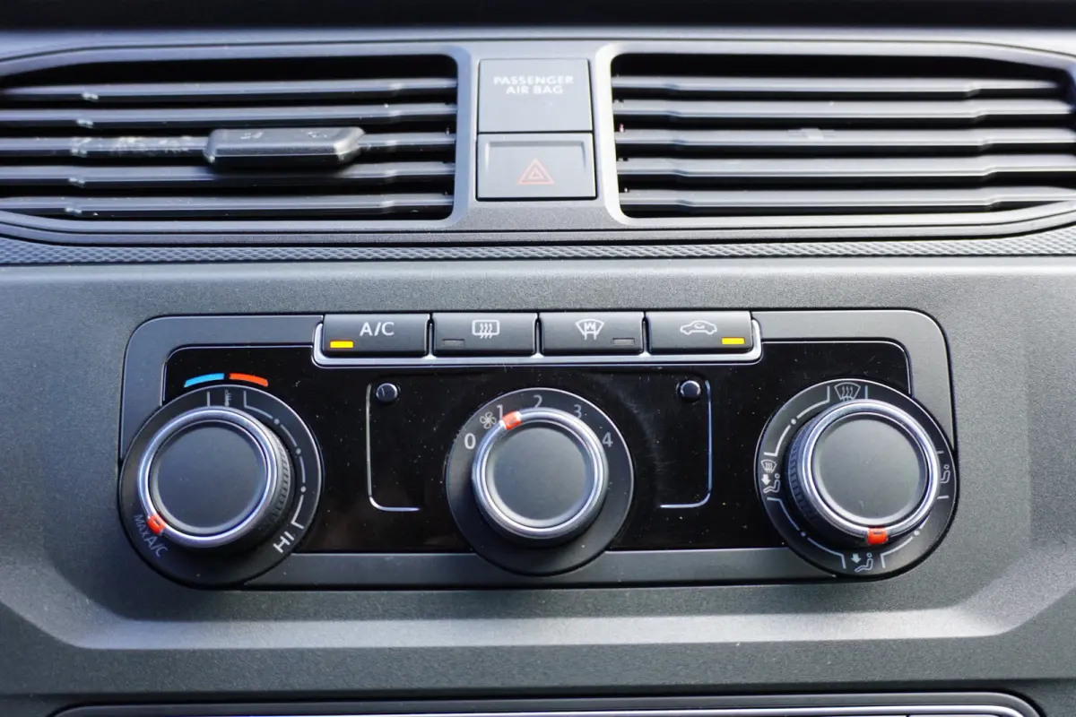 102pk Automaat Navigatie Trekhaak Imperiaal Cruise control Parkeersensoren