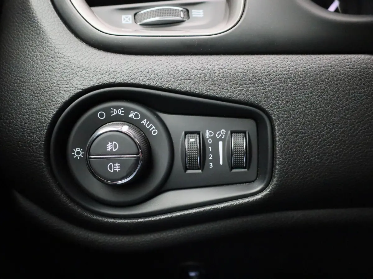 1.3 Turbo T4 190 4xe ATX Limited | AUTOMAAT | ACHTERUITRIJCAMERA | NAVIGATIE | CLIMATE CONTROL | CRUISE CONTROL | LENDENSTEUN |