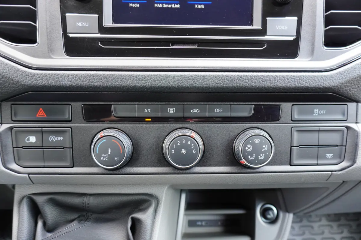 140pk L3H3 /L2H2 Apple carplay Camera Airco 3-zits 270° deuren