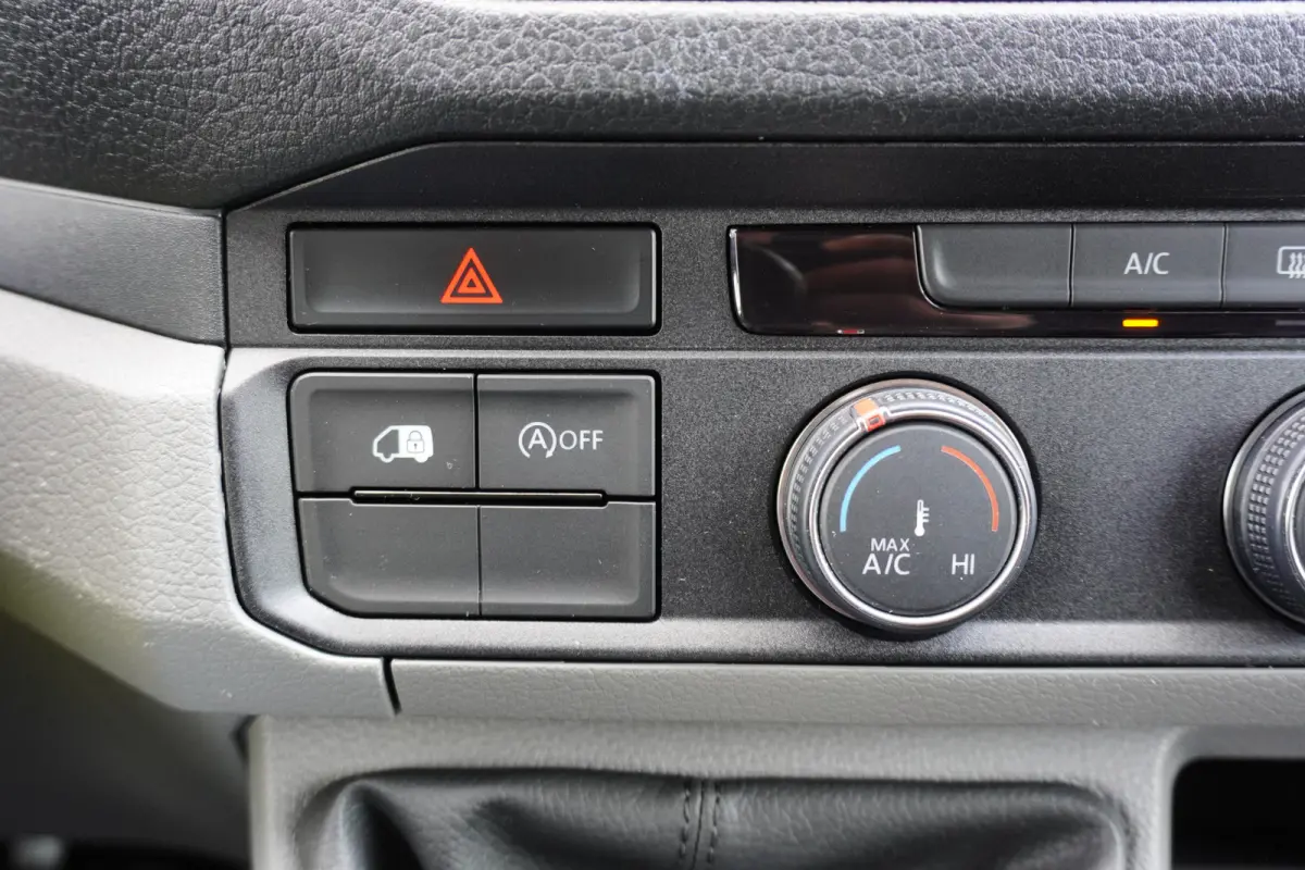 140pk L3H3 /L2H2 Apple carplay Camera Airco 3-zits 270° deuren