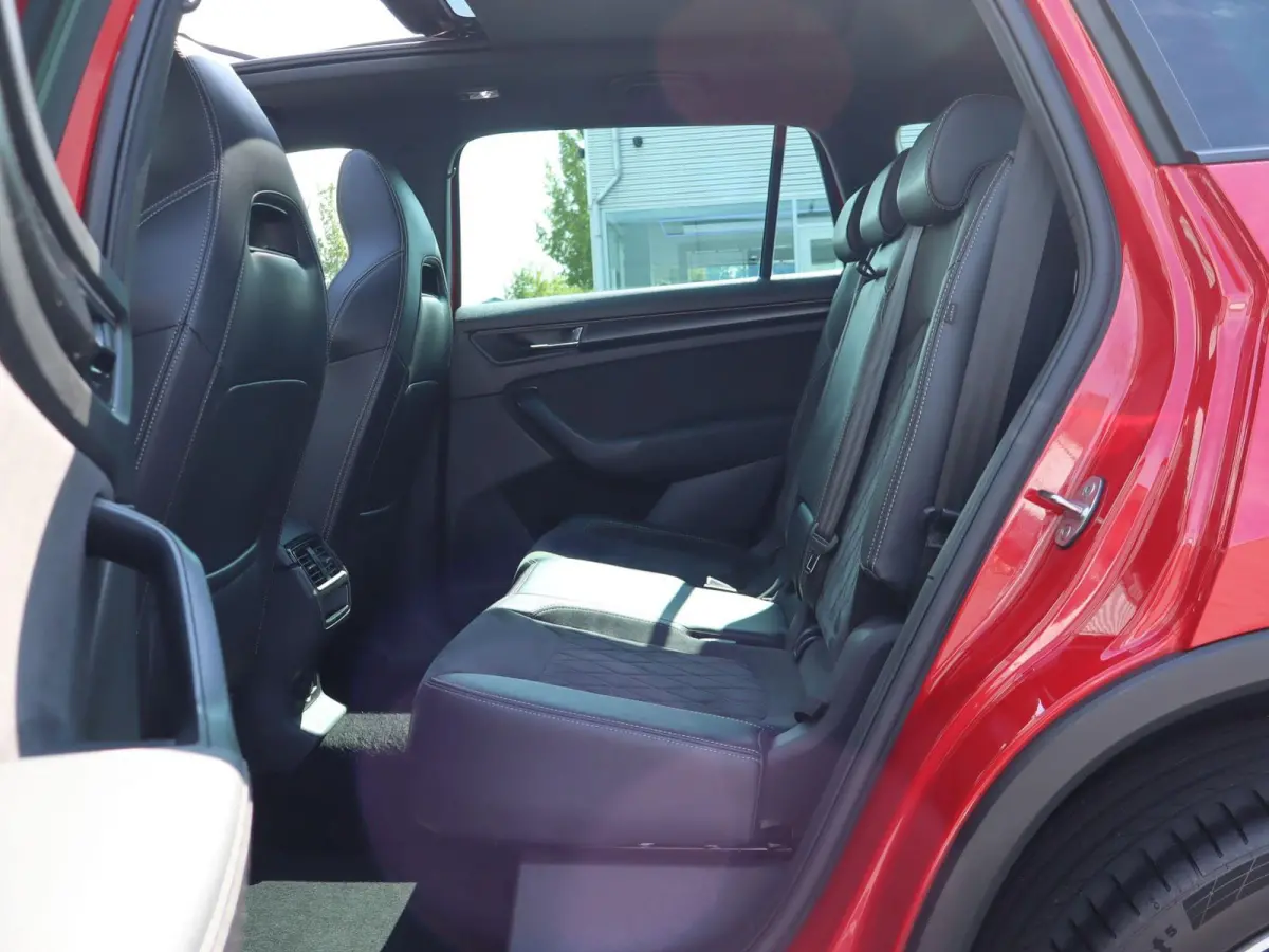 1.5 TSI 150pk DSG Sportline Business 7p. | Panoramadak | 20" Velgen | Adaptive Cruise