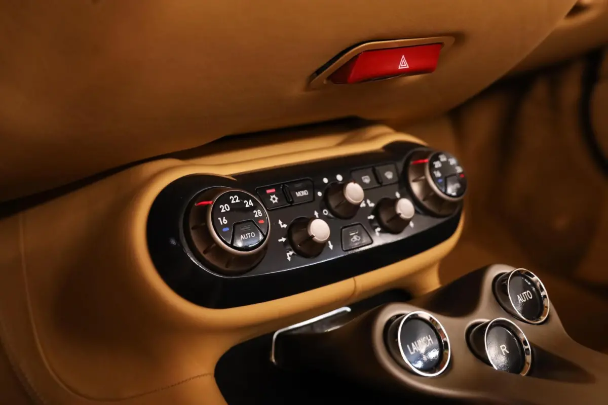 4.3 V8 HELE|Sportuitlaat|Camera|Lift|Carplay|