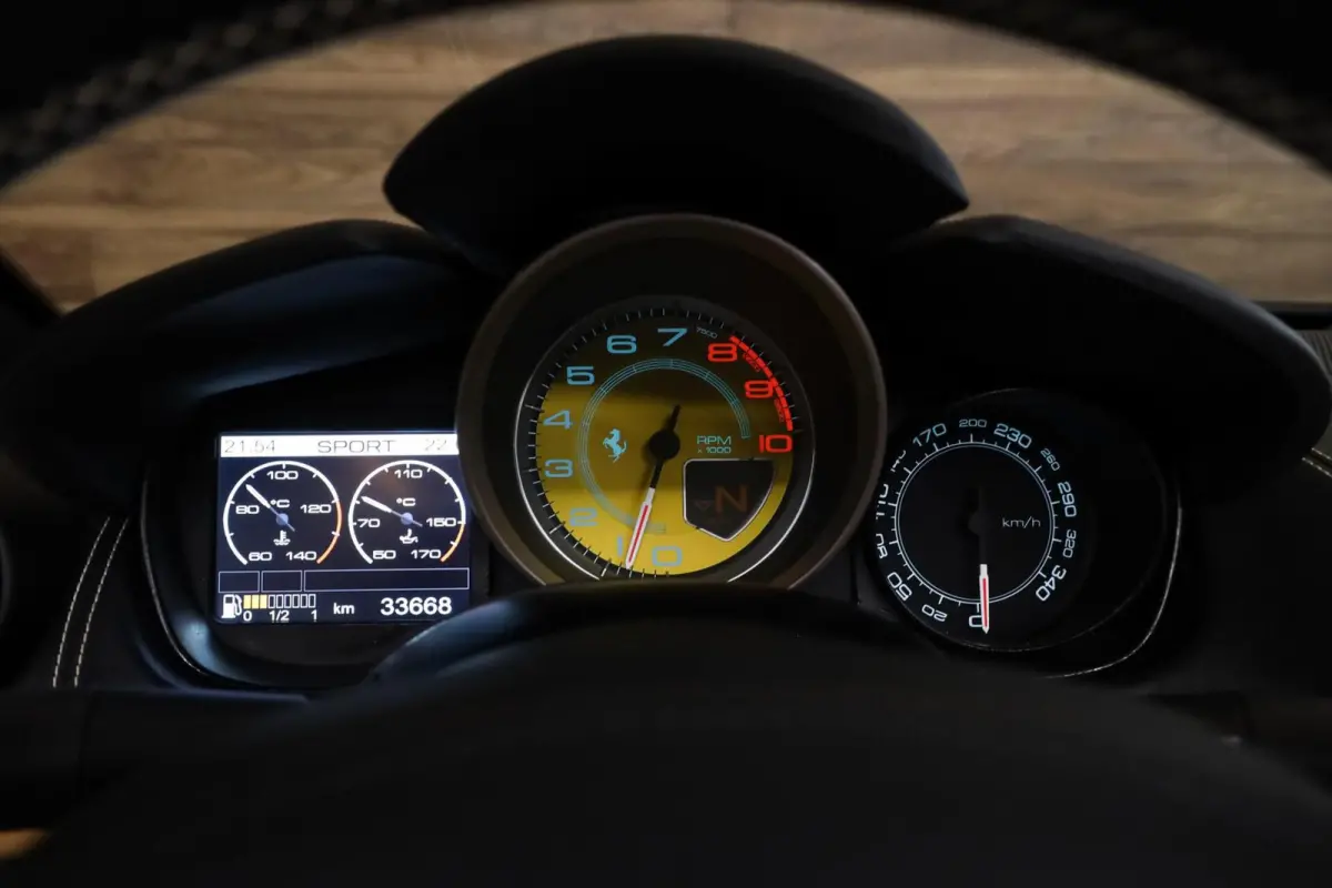 4.3 V8 HELE|Sportuitlaat|Camera|Lift|Carplay|