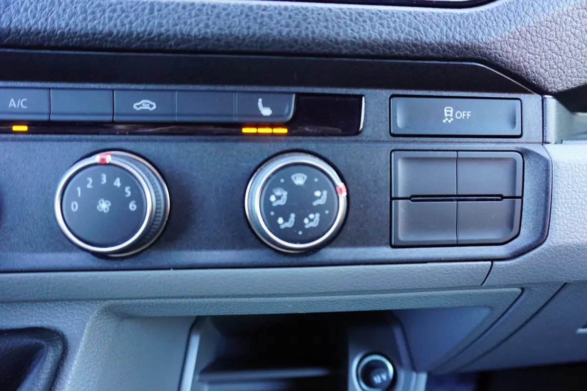 140pk L4H3/L3H2 Trekhaak Camera Apple Carplay Stoelverwarming 3-Zits