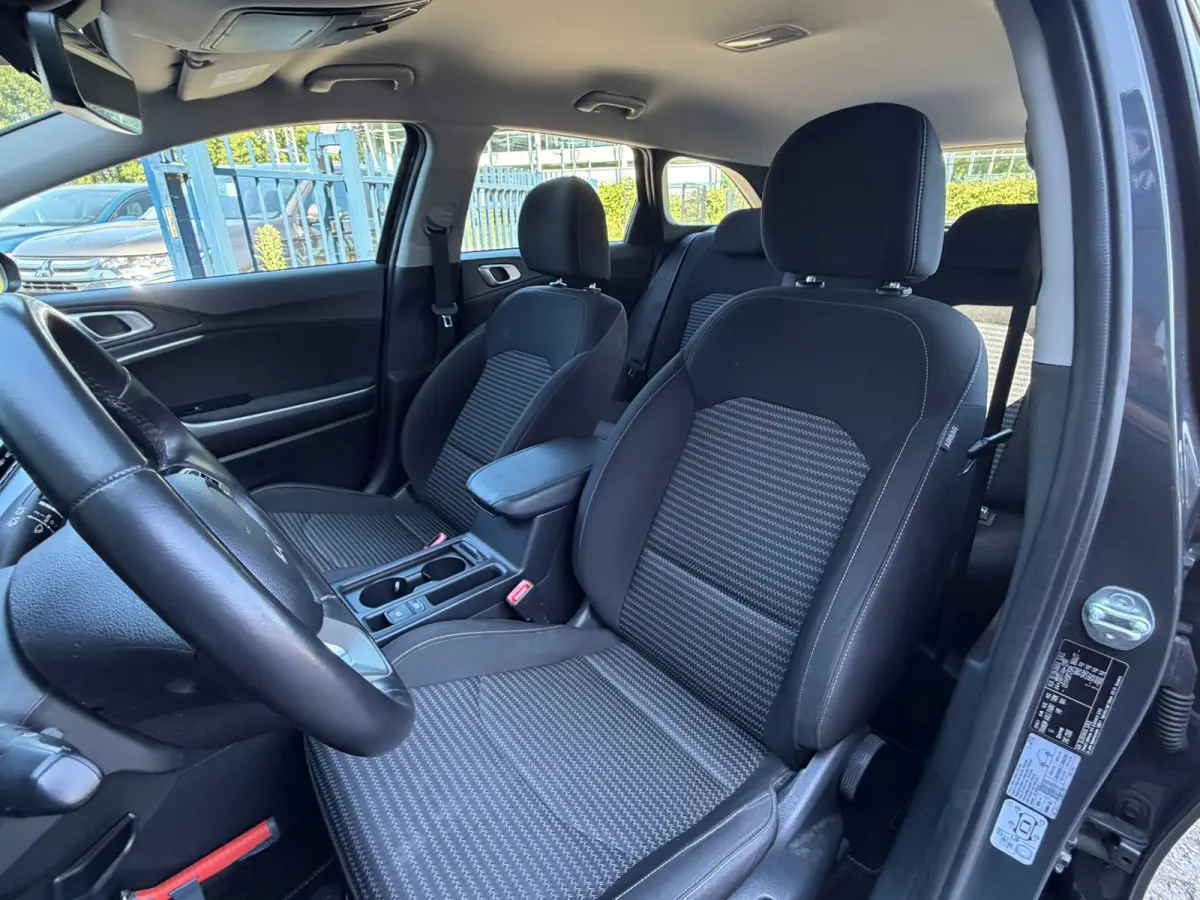 1.0 T-GDi MHEV DynamicLine Carplay / Camera